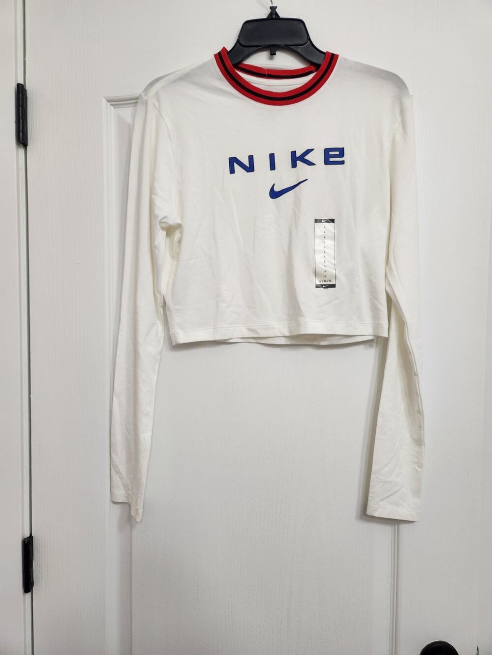 NWT women's Nike cropped long sleeve tee size Large